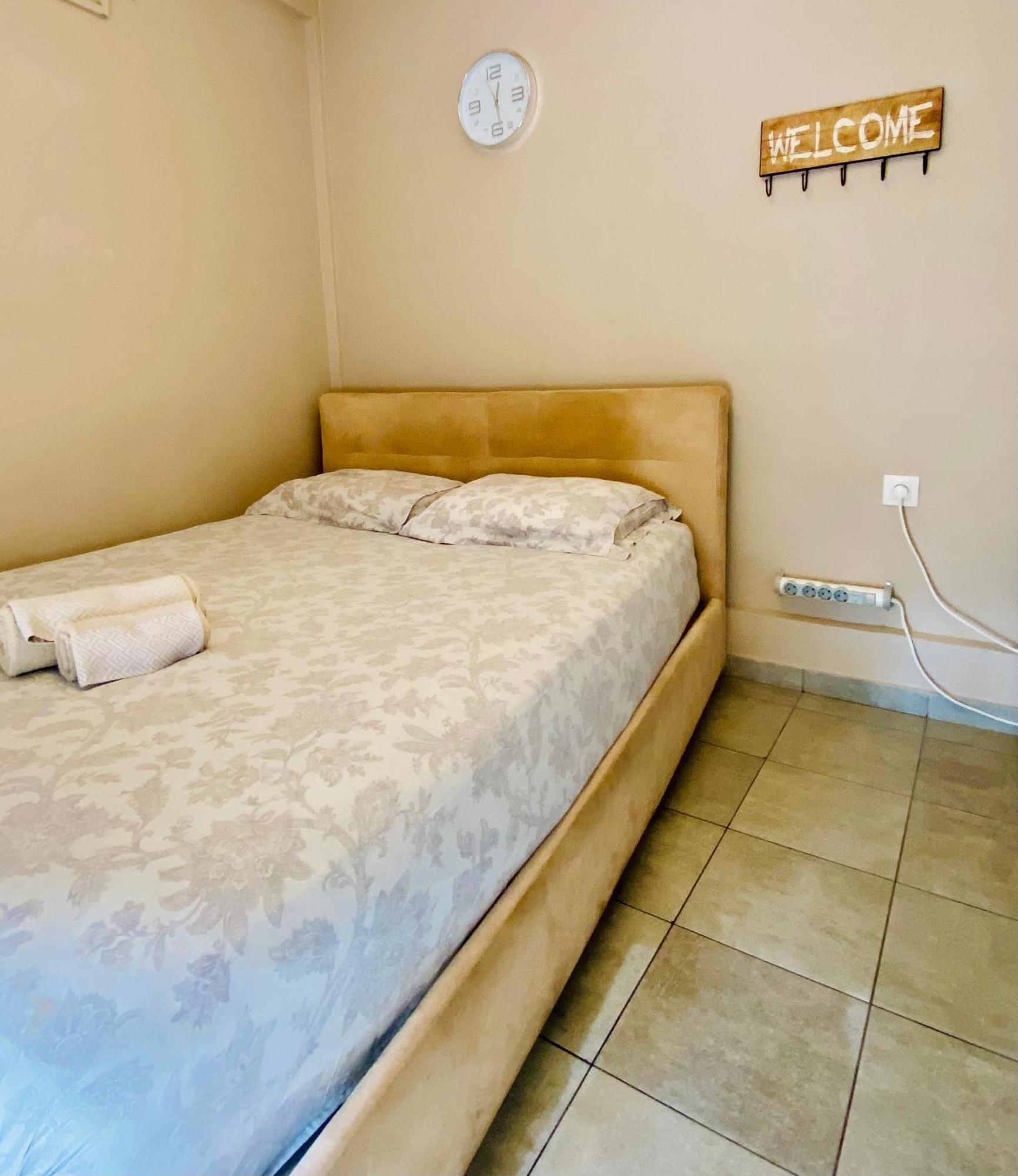 Elegant In The Center Of City. Apartamento *